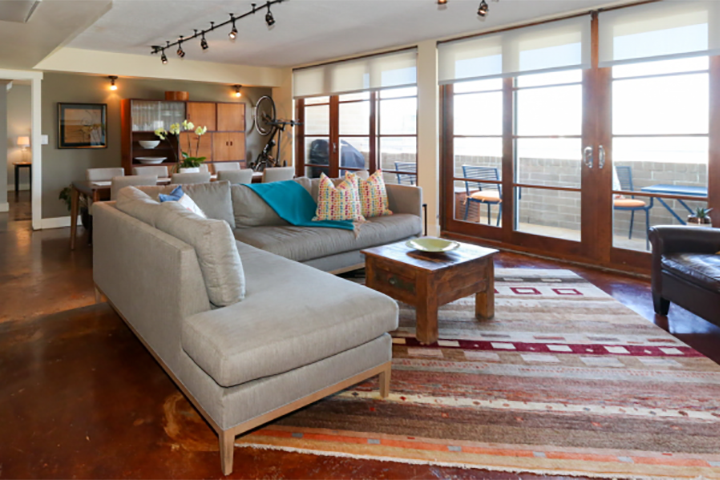 Downtown 2BR/2BA with wet bar. Broadway Tower Penthouse - sold $640,000